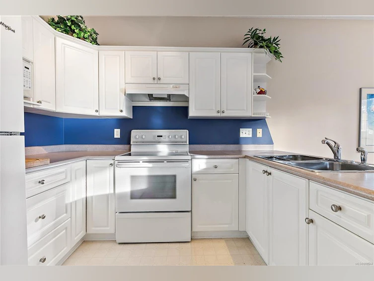 7957 Simpson Road, Central Saanich, BC, V8M 2H3 - 4
