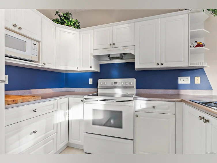 7957 Simpson Road, Central Saanich, BC, V8M 2H3 - 11