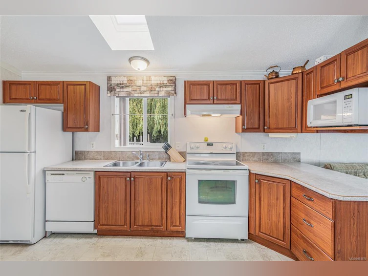 18-6245 Metral Drive, Nanaimo, BC, V9T 6P8 - 2