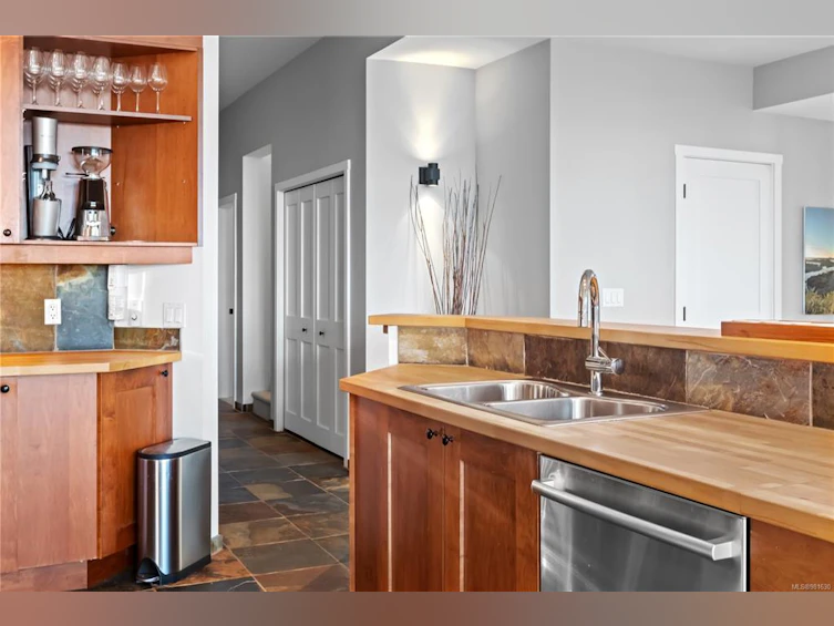212-515 Marine Drive, Ucluelet, BC, V0R 3A0 - 11