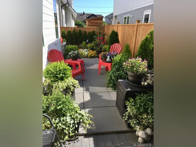 9662 Sixth Street, Sidney, BC, V8L 1T7 - 27