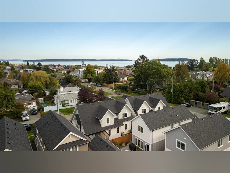 9662 Sixth Street, Sidney, BC, V8L 1T7 - 31