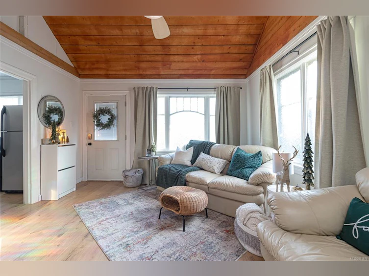 3304 Shelbourne Street, Saanich, BC, V8P 5H1 - 4