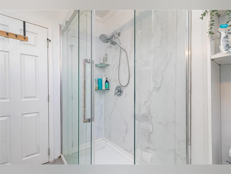 3304 Shelbourne Street, Saanich, BC, V8P 5H1 - 16