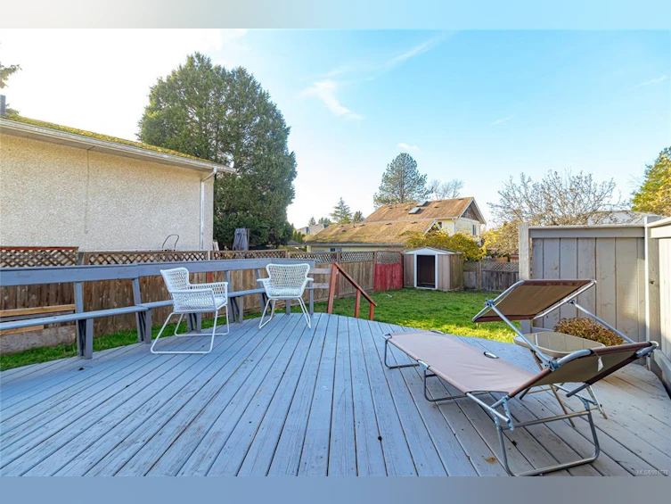 3304 Shelbourne Street, Saanich, BC, V8P 5H1 - 19