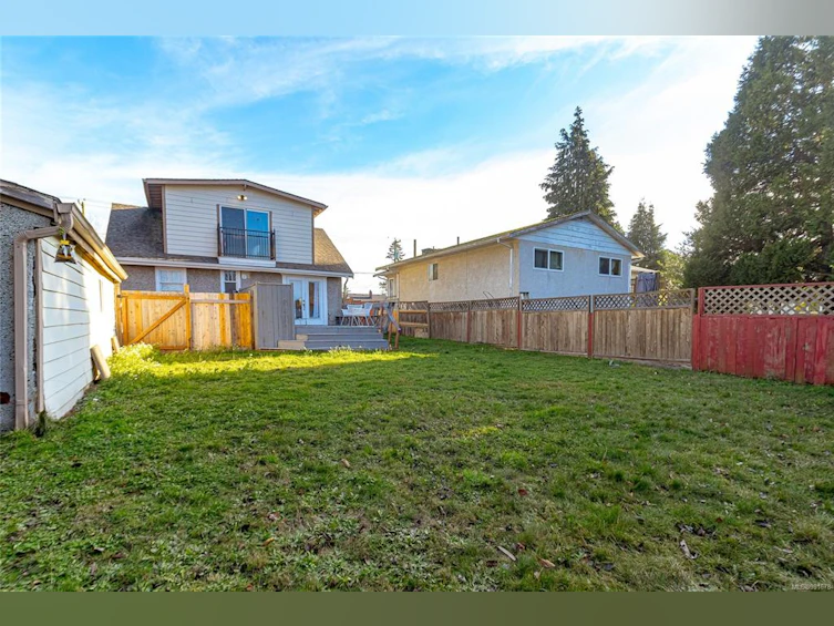 3304 Shelbourne Street, Saanich, BC, V8P 5H1 - 20
