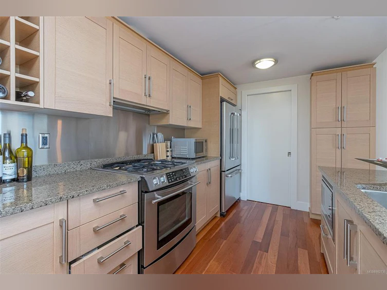N501-737 Humboldt Street, Victoria, BC, V8W 1B1 - 21