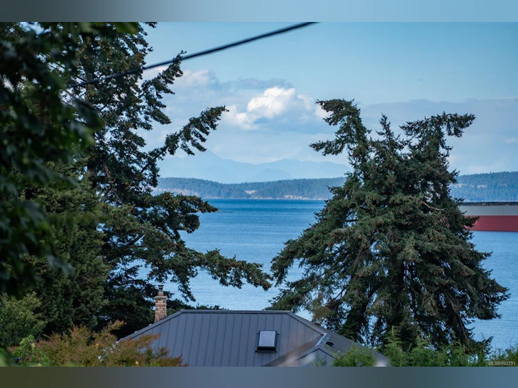 11065 Chemainus Road, Saltair, BC, V9G 1Z3 - 9