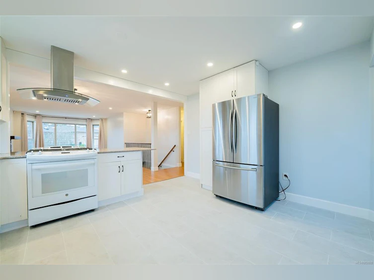 5685 Malibu Terrace, Nanaimo, BC, V9T 5W7 - 12