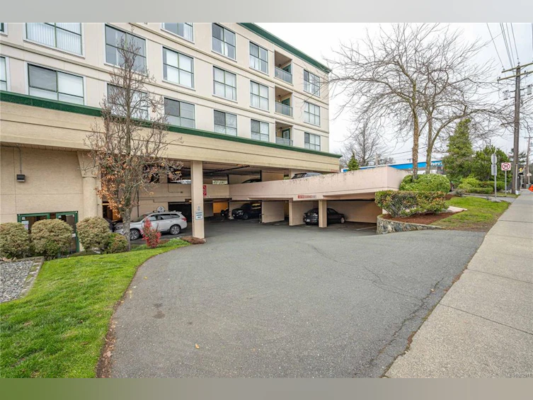 307-3460 Quadra Street, Saanich, BC, V8X 1G6 - 24