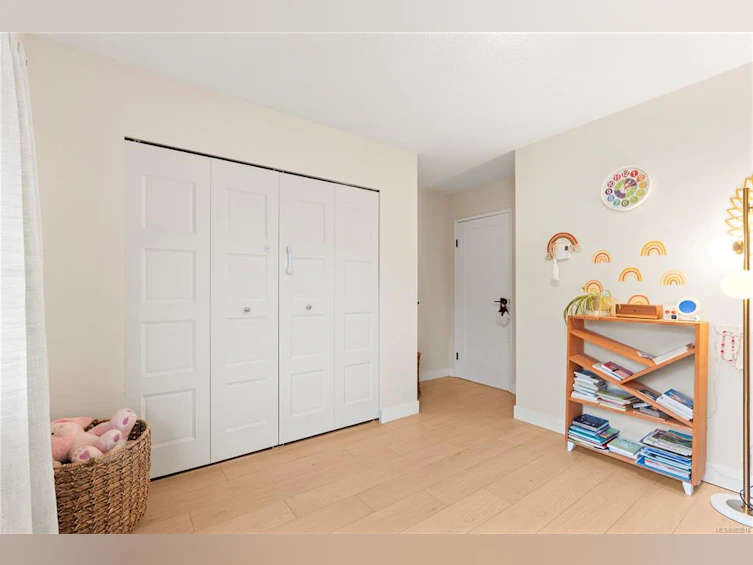 3520 Maplewood Road, Saanich, BC, V8P 3N3 - 19