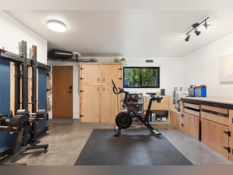 3520 Maplewood Road, Saanich, BC, V8P 3N3 - 31