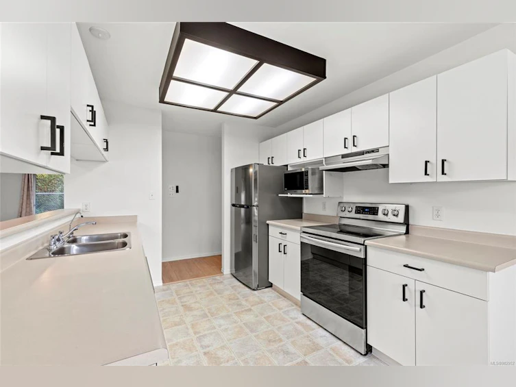 2-4120 Interurban Road, Saanich, BC, V8Z 6W7 - 4