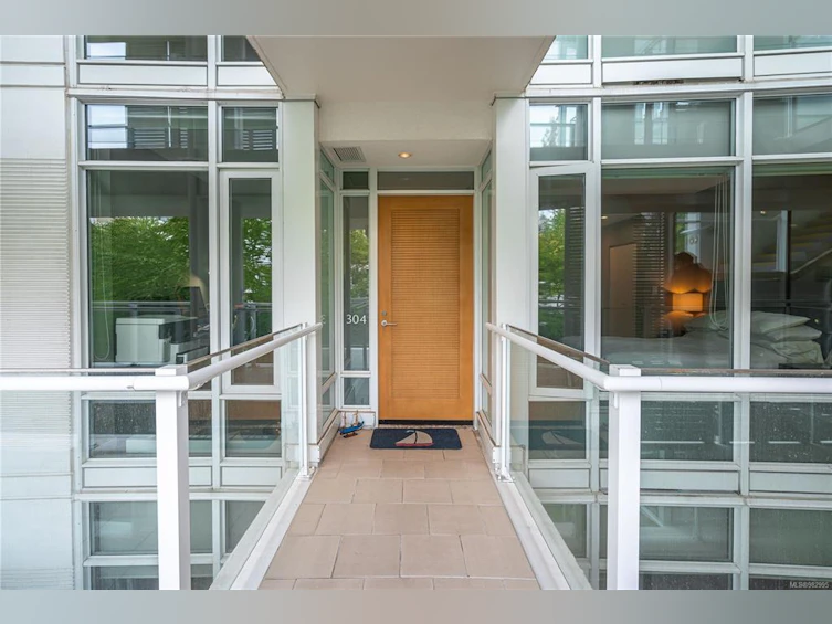 304-68 Songhees Road, Victoria, BC, V9A 0A3 - 21