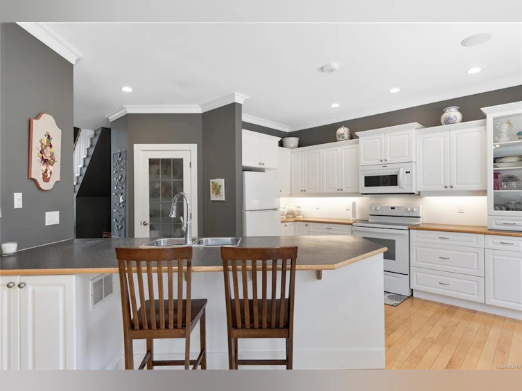 1692 Admiral Tryon Boulevard, French Creek, BC, V9P 1Y1 - 13