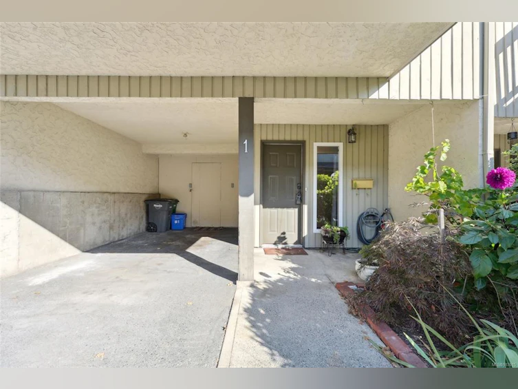 1-3981 Saanich Road, Saanich, BC, V8X 1Y9 - 13