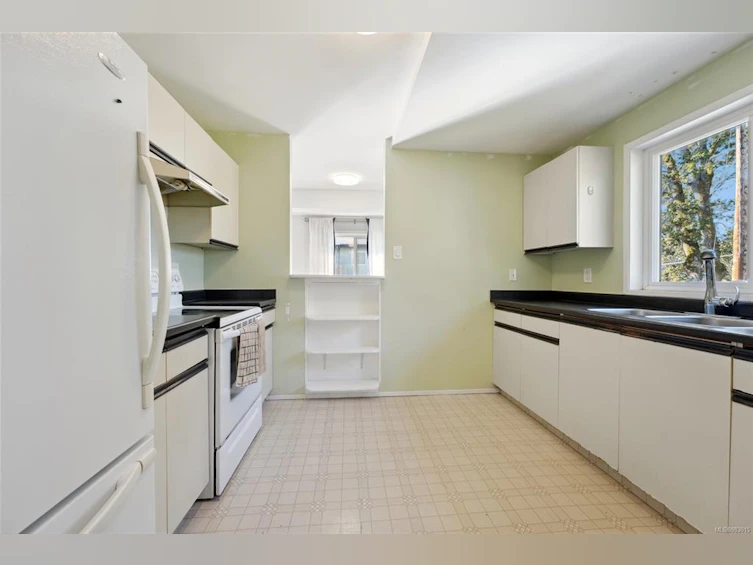 1-3981 Saanich Road, Saanich, BC, V8X 1Y9 - 27