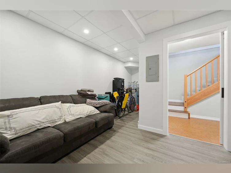 1-3981 Saanich Road, Saanich, BC, V8X 1Y9 - 47