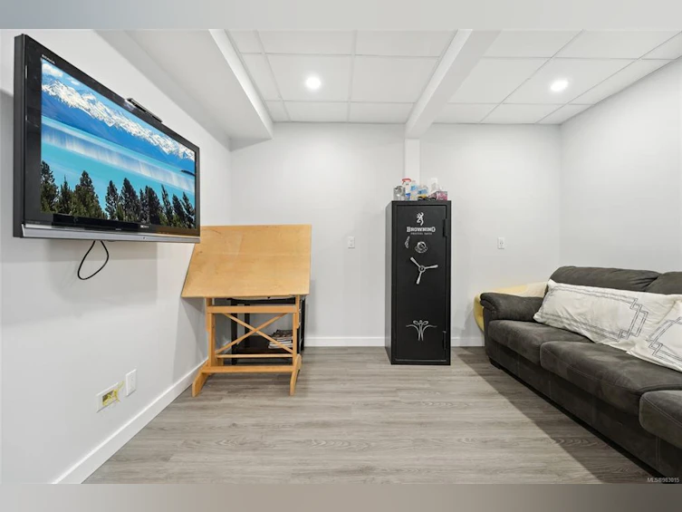 1-3981 Saanich Road, Saanich, BC, V8X 1Y9 - 48