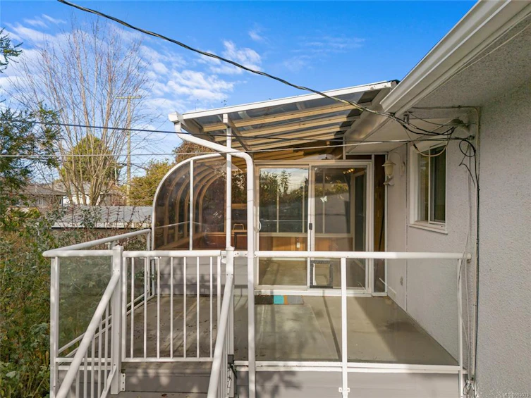2920 Queenston Street, Saanich, BC, V8R 4P5 - 29