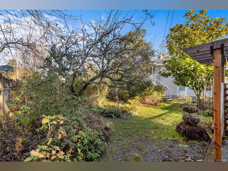 2920 Queenston Street, Saanich, BC, V8R 4P5 - 30