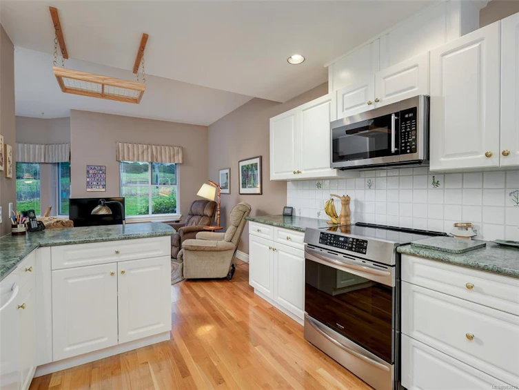 97-530 Marsett Place, Saanich, BC, V8Z 7J2 - 8
