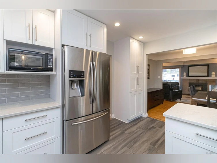 3550 Elliston Avenue, Saanich, BC, V8X 1R5 - 11