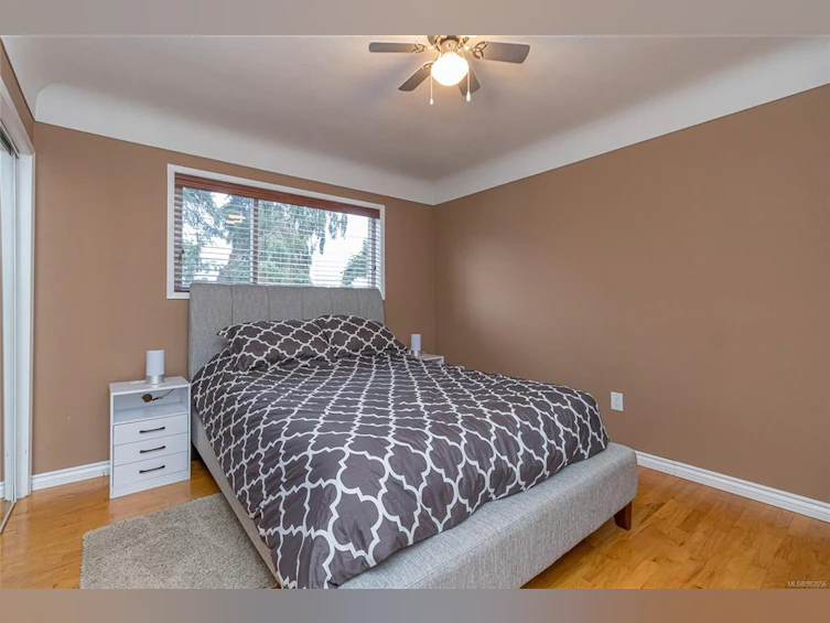 3550 Elliston Avenue, Saanich, BC, V8X 1R5 - 12