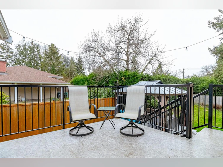 3550 Elliston Avenue, Saanich, BC, V8X 1R5 - 27