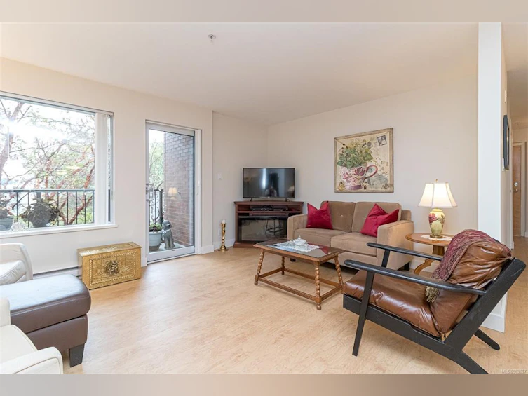 301-520 Foster Street, Esquimalt, BC, V9A 7P5 - 11