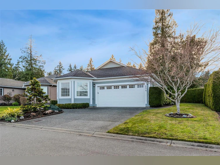654 Windward Way, Qualicum Beach, BC, V9K 2K4 - 12