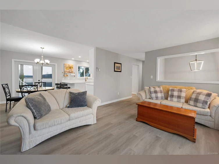 648 Christopher Road, Campbell River, BC, V9W 6A4 - 13