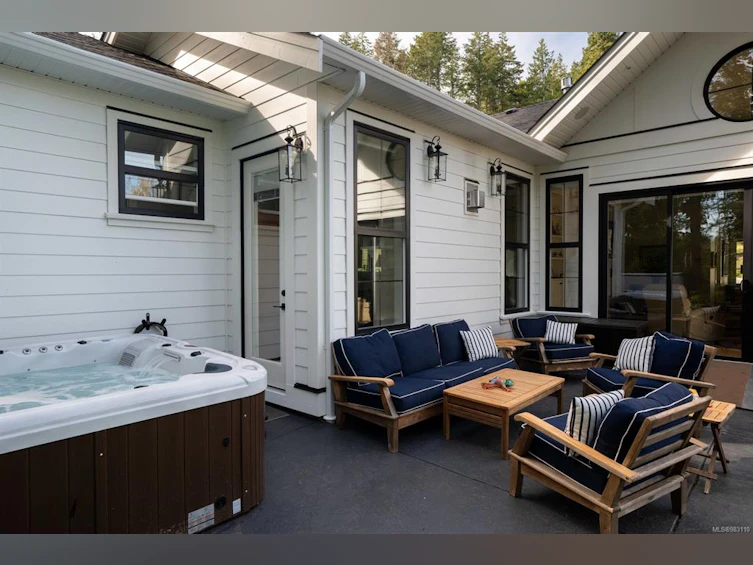 10841 Greenpark Drive, North Saanich, BC, V8L 5N5 - 25