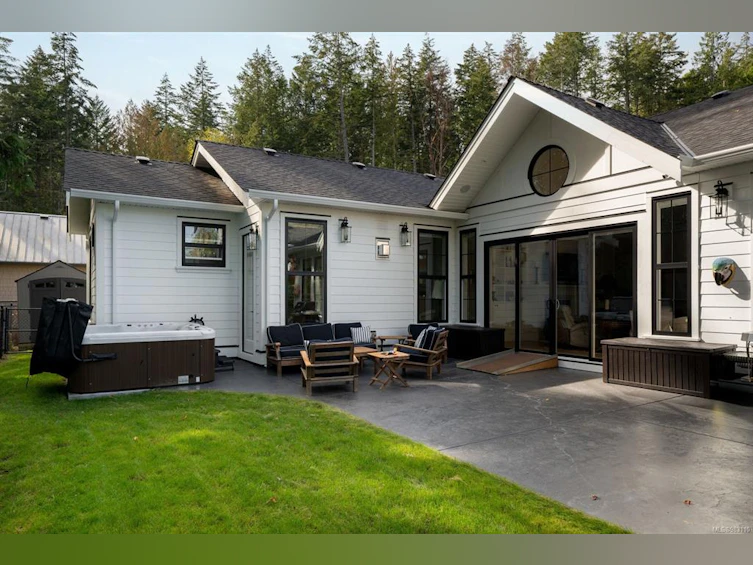 10841 Greenpark Drive, North Saanich, BC, V8L 5N5 - 27