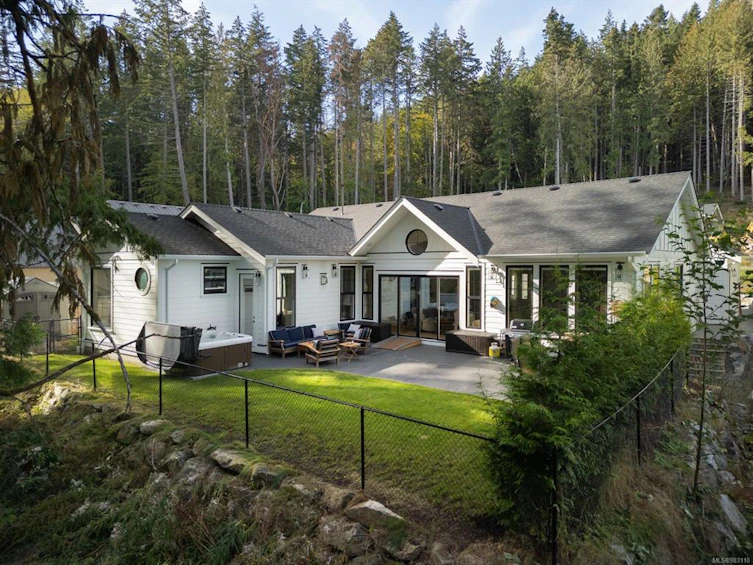10841 Greenpark Drive, North Saanich, BC, V8L 5N5 - 31
