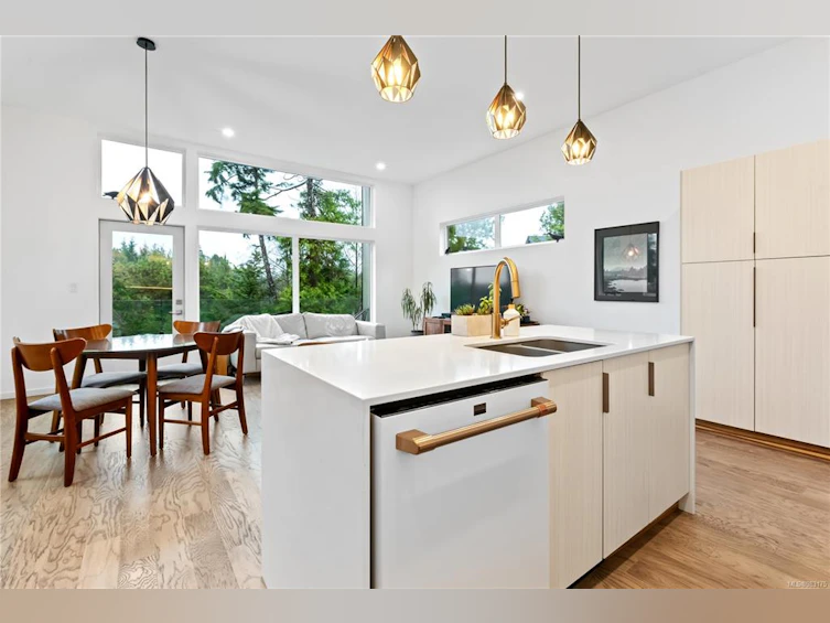 1339 Edwards Place, Ucluelet, BC, V0R 3A0 - 9