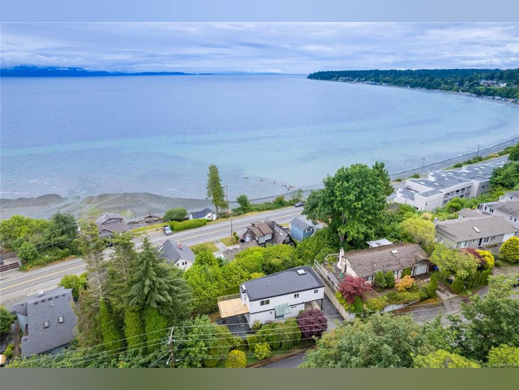595 W Crescent Road, Qualicum Beach, BC, V9K 1H7