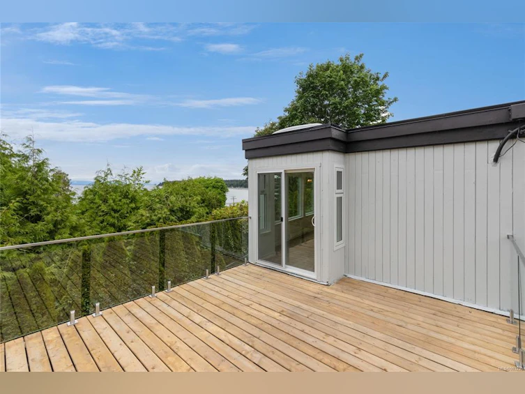 595 W Crescent Road, Qualicum Beach, BC, V9K 1H7 - 31