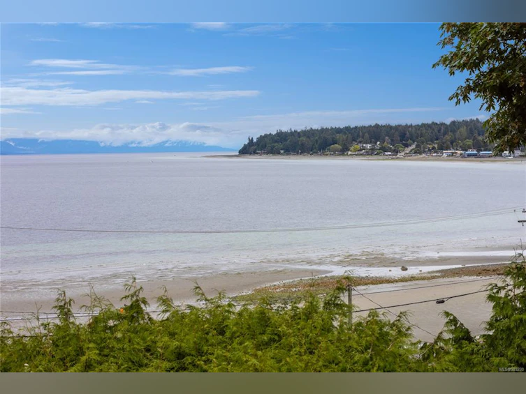 595 W Crescent Road, Qualicum Beach, BC, V9K 1H7 - 35