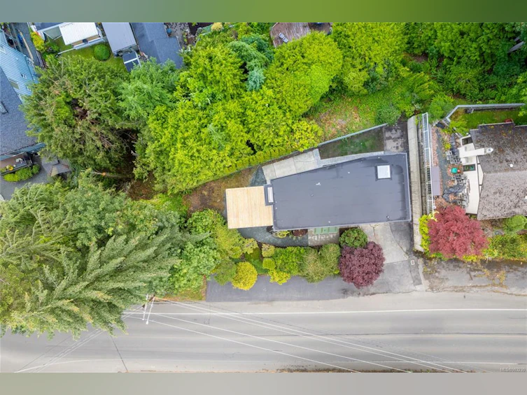 595 W Crescent Road, Qualicum Beach, BC, V9K 1H7 - 46