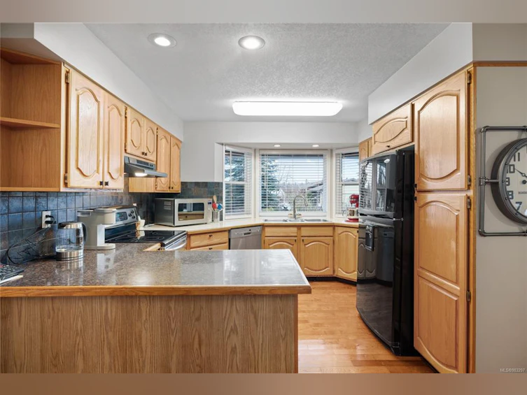 1310 Lanyon Drive, French Creek, BC, V9P 1W6 - 3