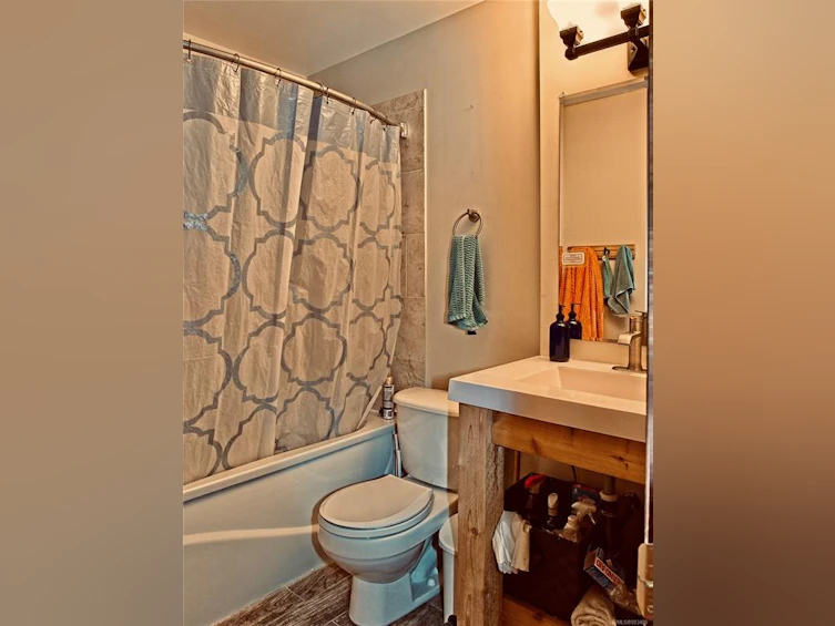 1373 Victoria Road, Ucluelet, BC, V0R 3A0 - 12