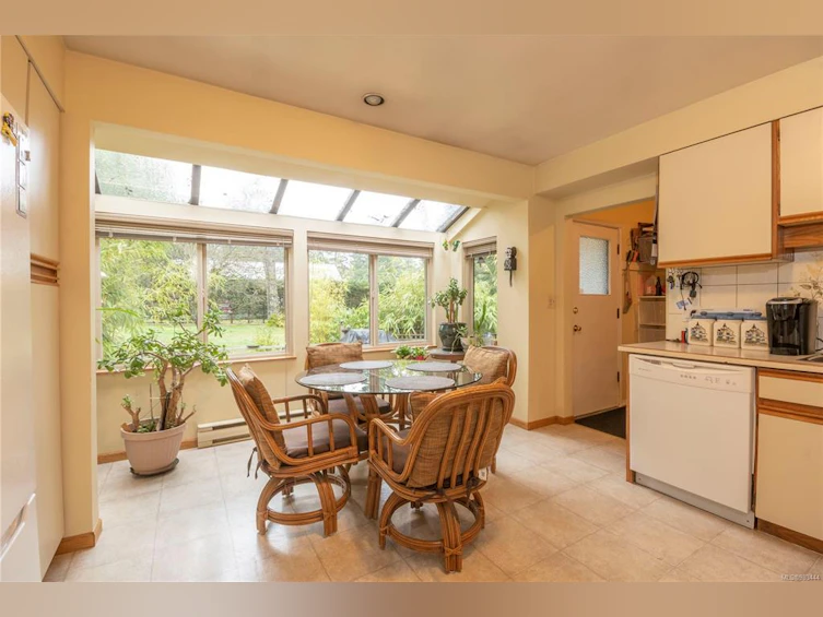 635 Pinewood Road, Gabriola Island, BC, V0R 1X4 - 4