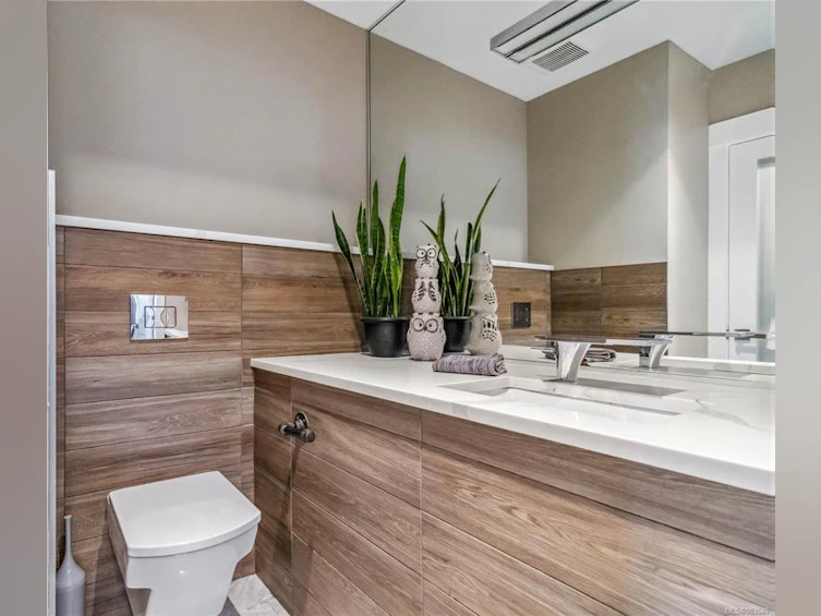 993 Tolmie Avenue, Victoria, BC, V8X 3W8 - 13