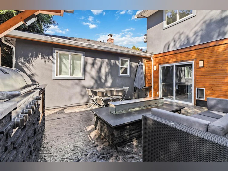 993 Tolmie Avenue, Victoria, BC, V8X 3W8 - 19