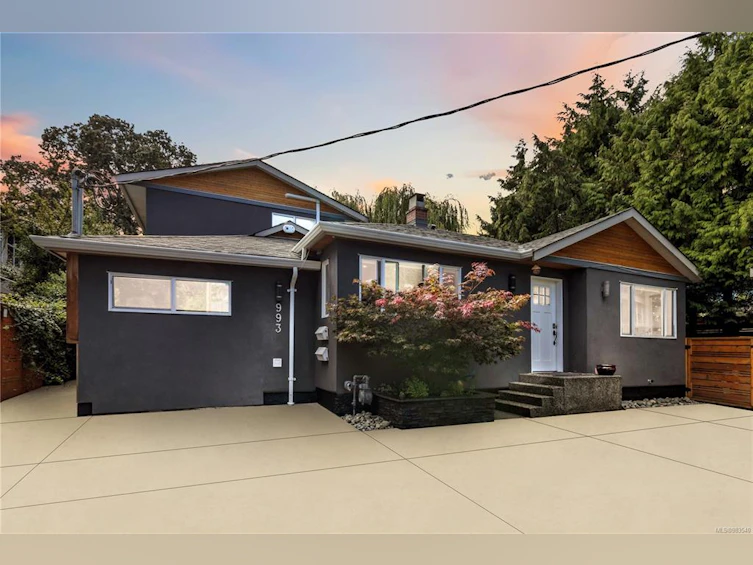993 Tolmie Avenue, Victoria, BC, V8X 3W8 - 35