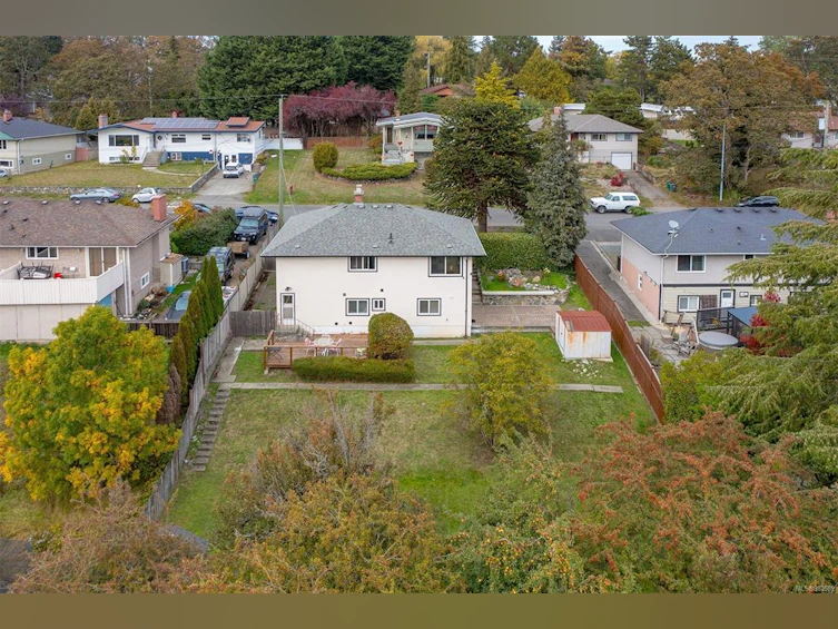 617 Sedger Road, Saanich, BC, V8Z 1R9 - 2