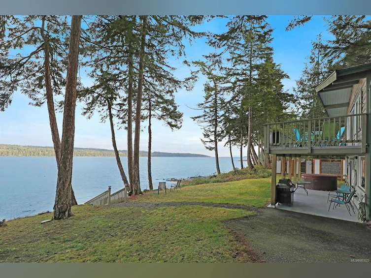 7736 Ships Point Road, Fanny Bay, BC, V0R 1W0 - 7