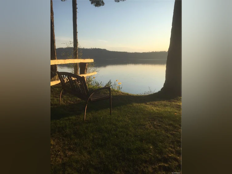 7736 Ships Point Road, Fanny Bay, BC, V0R 1W0 - 73