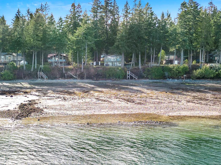 7736 Ships Point Road, Fanny Bay, BC, V0R 1W0 - 75